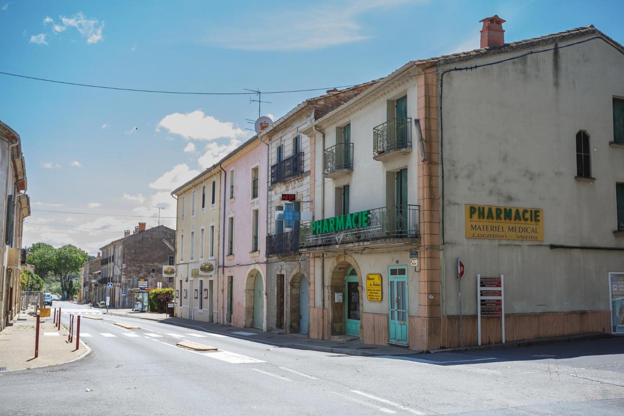 Cosy Apartment In Ancient Gabian With River And Vineyard Views Buitenkant foto
